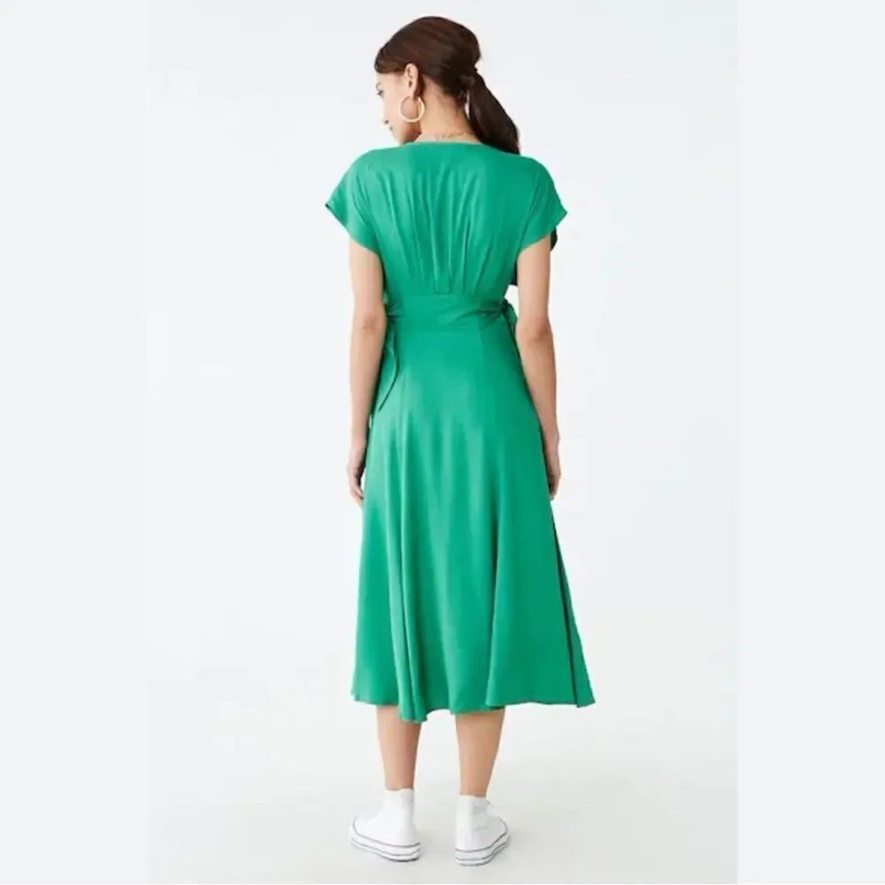 ✨ Button-Front Midi Dress✨ - Picture 2 of 7